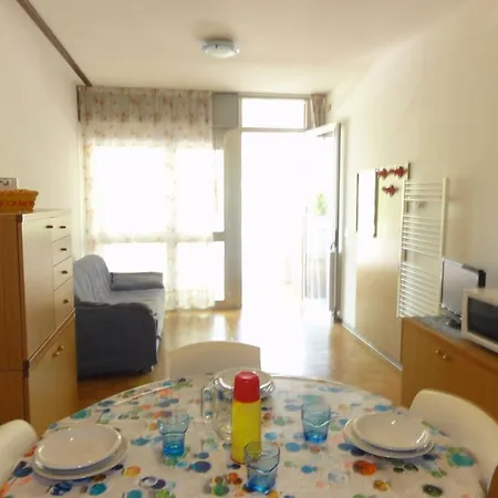 Апартаменты Cozy With Private Entrance Бибионе