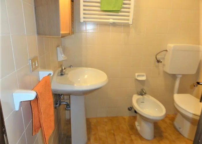 Cozy With Private Entrance *